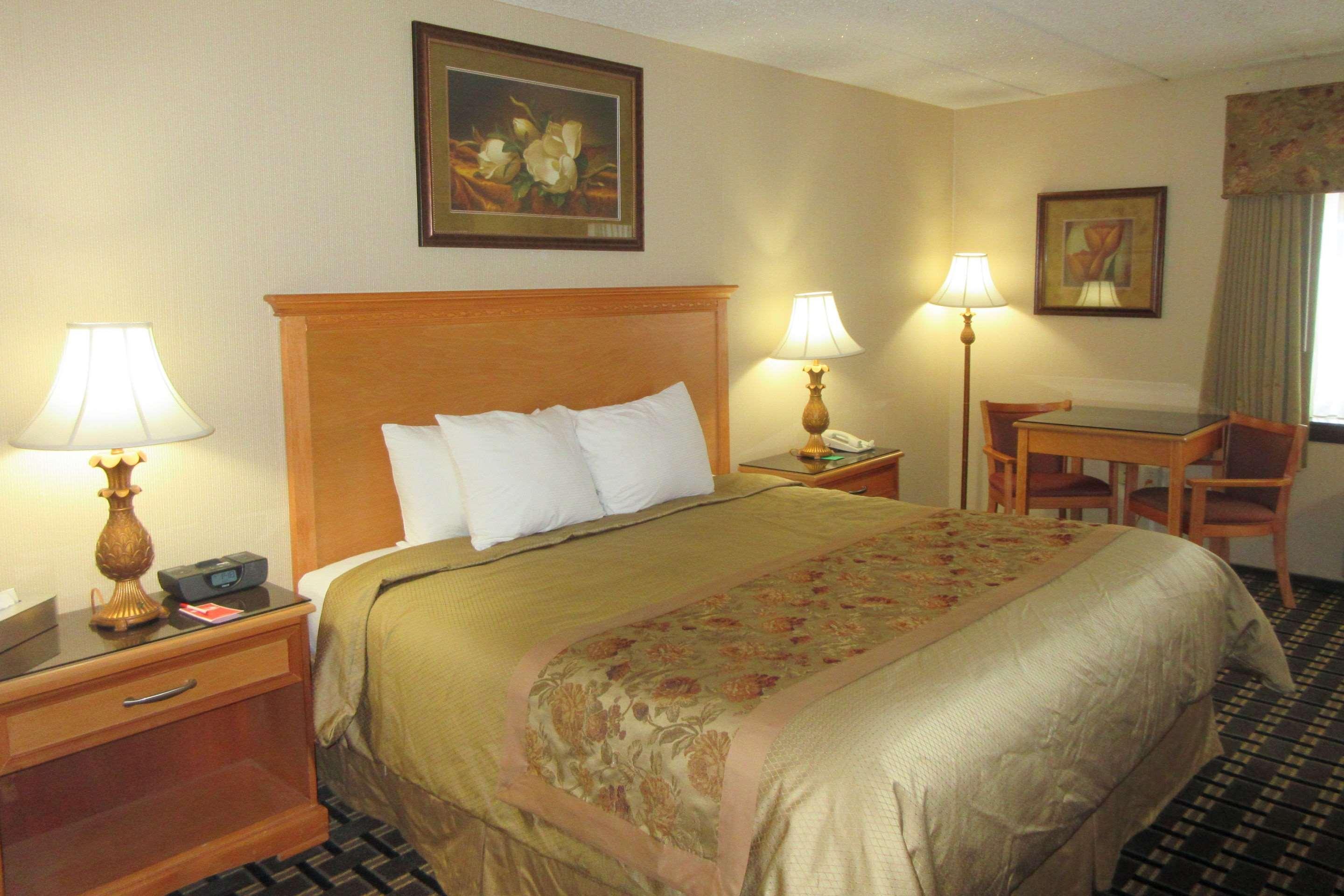 Econo Lodge Quakertown Eksteriør billede