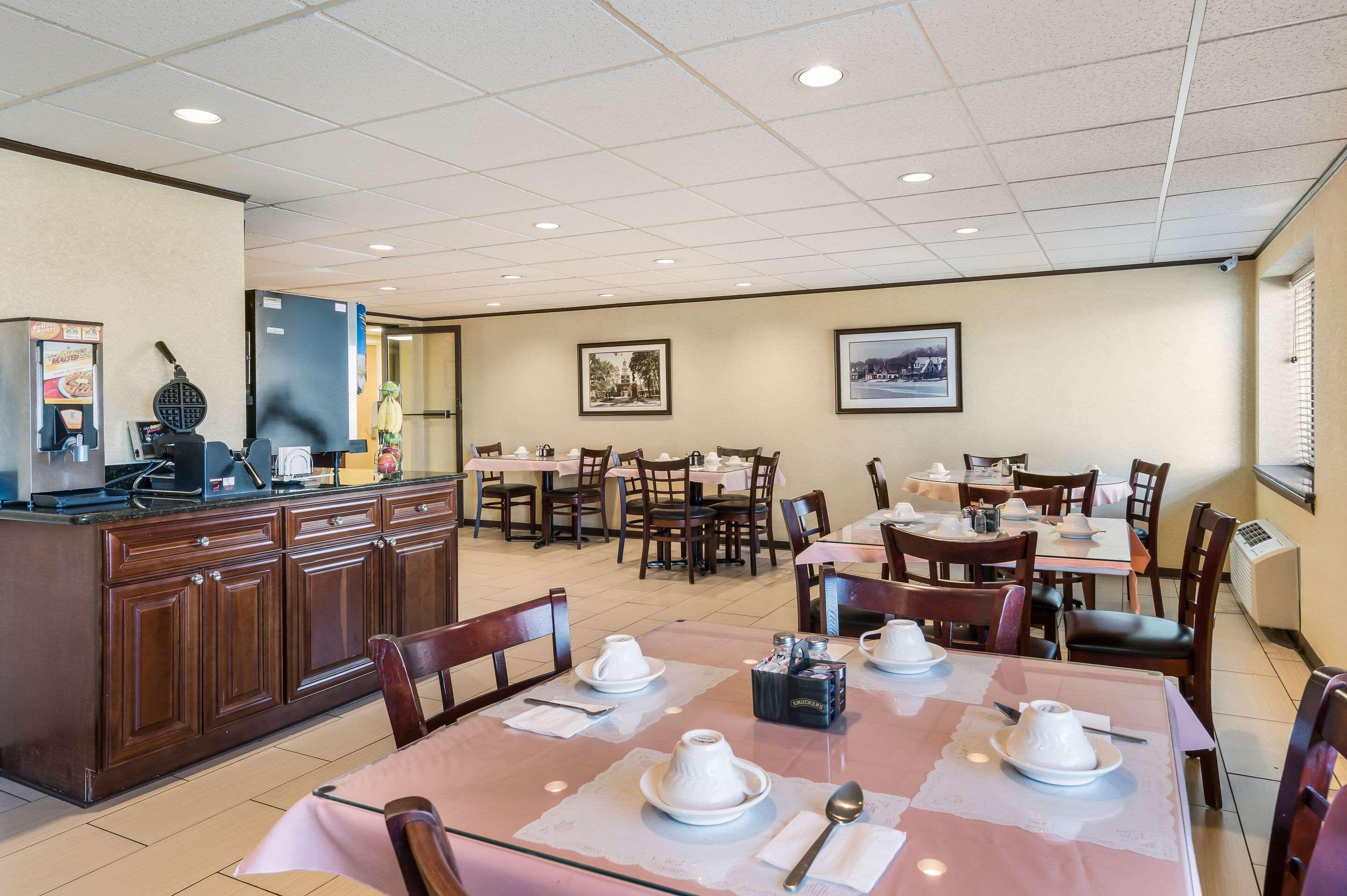 Econo Lodge Quakertown Eksteriør billede